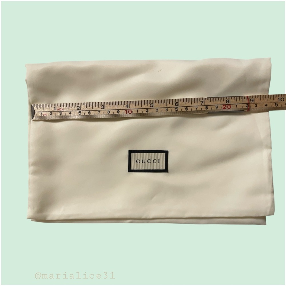 Gucci Envelope Style Flap Fold Over Dust Bag. Cream/White. Gucci Box included. - Picture 7 of 16
